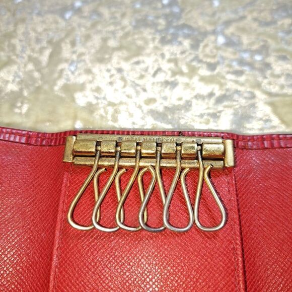 Authentic Louis Vuitton Epi Keyring - Picture 7 of 10